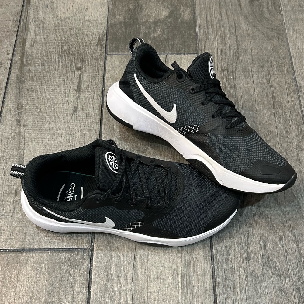 Nike City Rep TR Women’s size 9